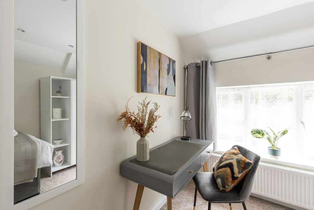 Apartment Flat In *