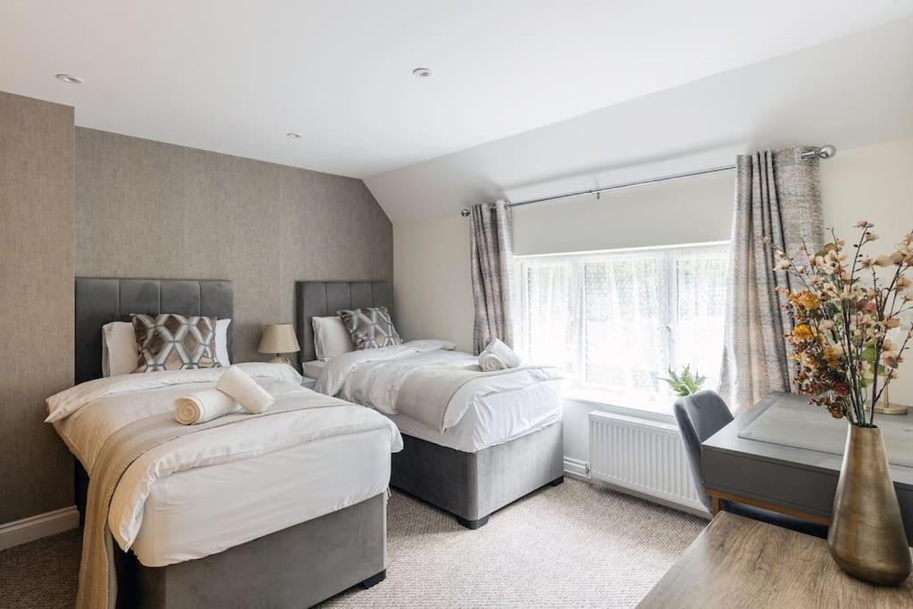Flat In * Guildford