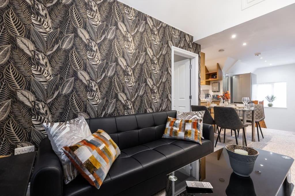 Flat In * Guildford